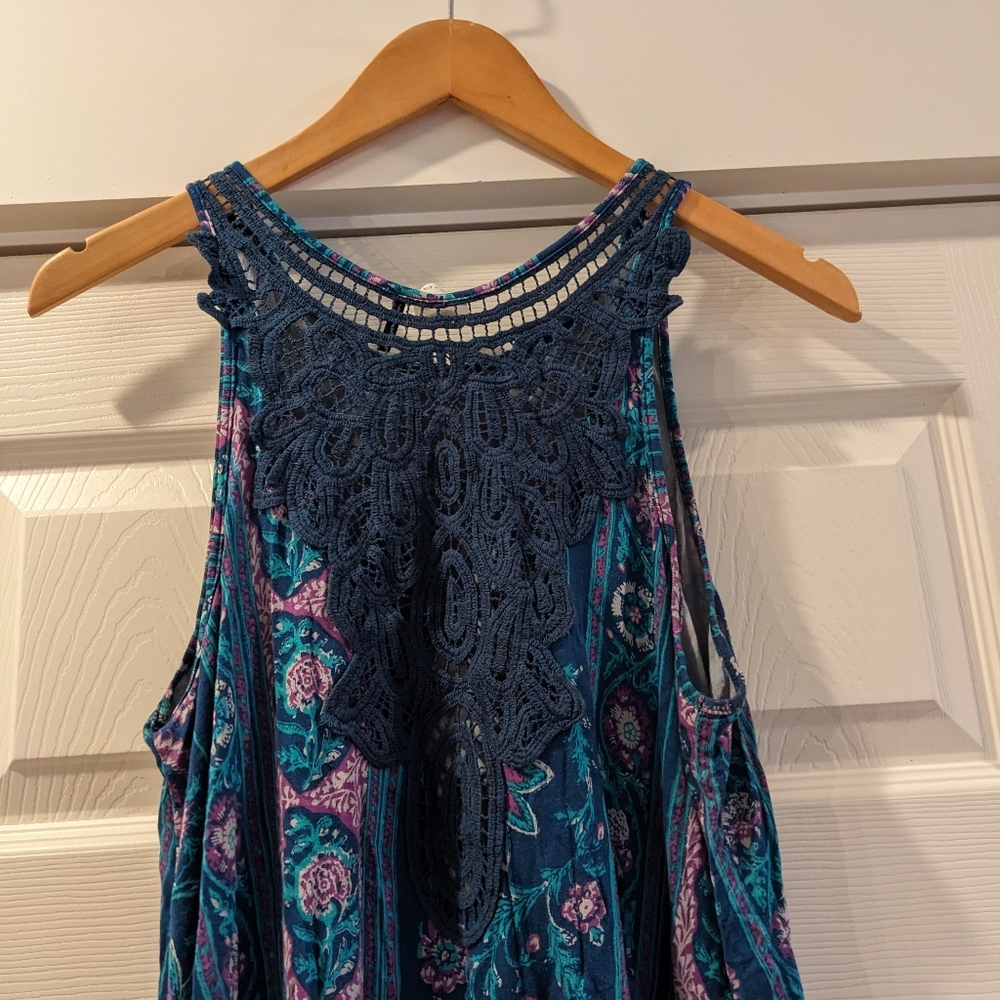 Akemi + Kin Epoca Lace Back Tank Top - Picture 5 of 7